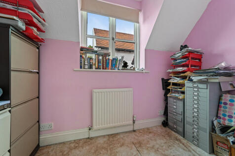 PT-FC(COL)-TheWhi...