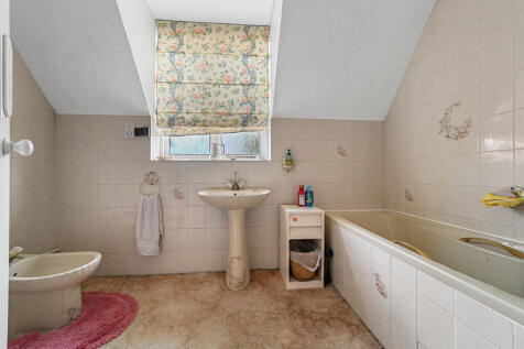 PT-FC(COL)-TheWhi...