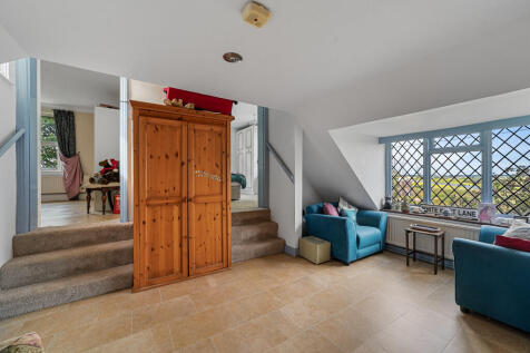 PT-FC(COL)-TheWhi...