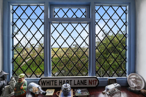 PT-FC(COL)-TheWhi...