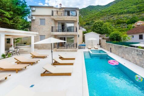 pool area