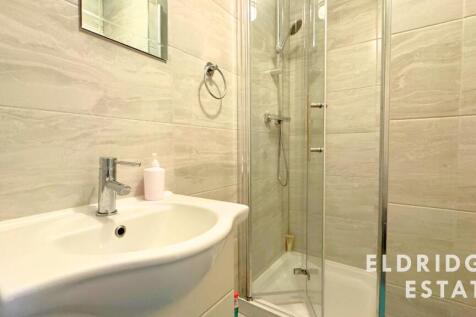 Master Bedroom En-Suite