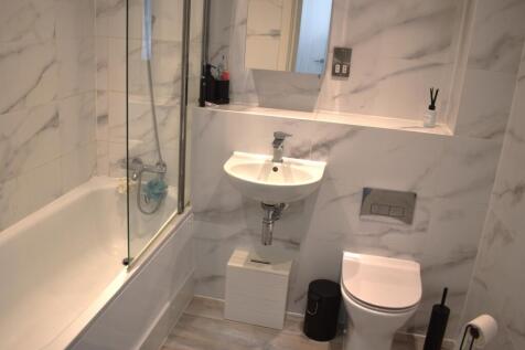 Bath/Shower Room
