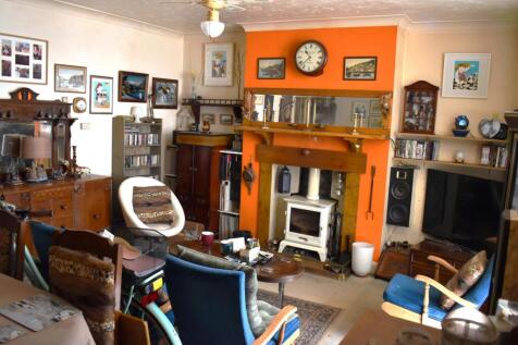 LOUNGE DINING