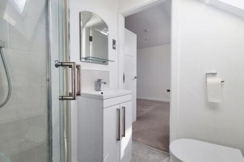 Top Floor Ensuite