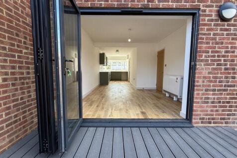 Bi-Fold Onto Decking