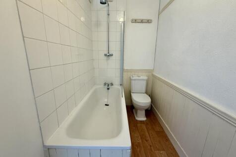 Jack &amp; Jill Bathroom