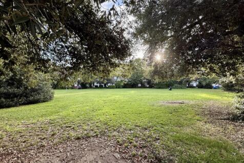 Park Opposite