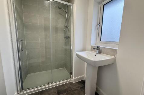 Bed 1 En-suite