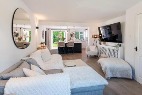 51 St. Andrews Crescent-3