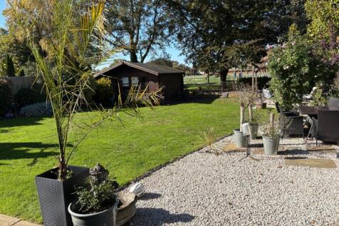 Manor Green garden 7