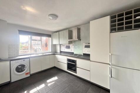 Kitchen/Breakfast Area