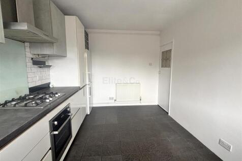 Kitchen/Breakfast Area