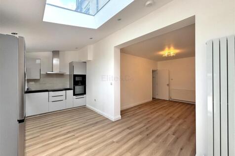 Kitchen/Breakfast Area