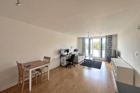 Lounge/Kitchen