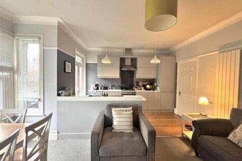 Lounge/Kitchen