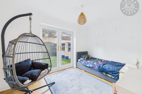 Bedroom/Family Room