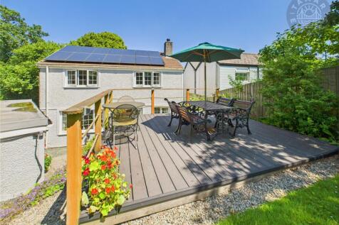 Rear Decked Area