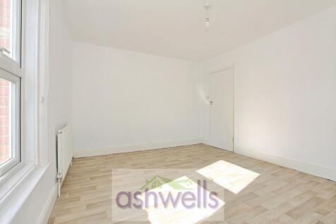 pbox-bedroom-344897.JPG