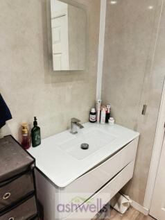 pbox-bathroom-347362.jpeg