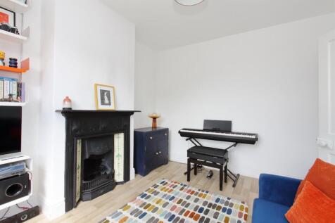 73 eastfield rd ph16.JPG