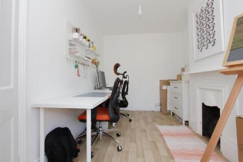 73 eastfield rd ph19.JPG