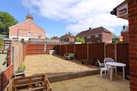 73 eastfield rd ph1.JPG