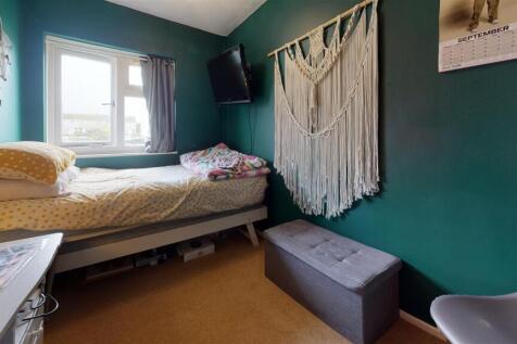 13-Blindmere-Bedroom(5).jpg