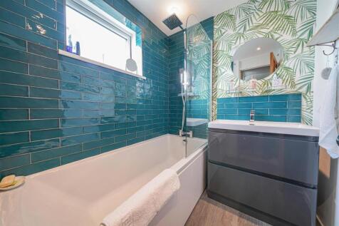 Bathroom.jpg