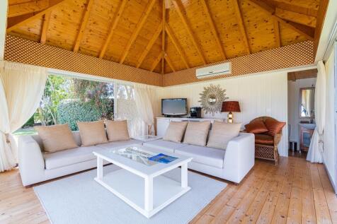 Outdoor Lounge Area
