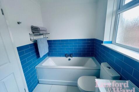 Family Bathroom 2