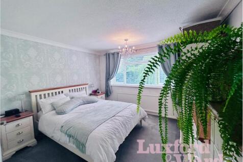 Bedroom 2  2/2