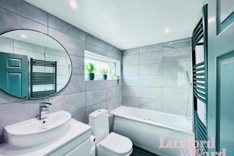Bathroom 2/2