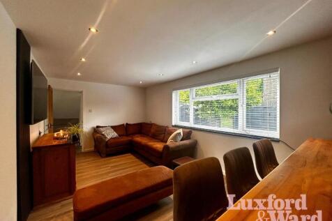 Living Room 1/2