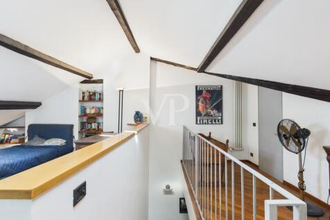 Scale/Mansarda/Camera III