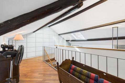 Scale/Mansarda/Camera III