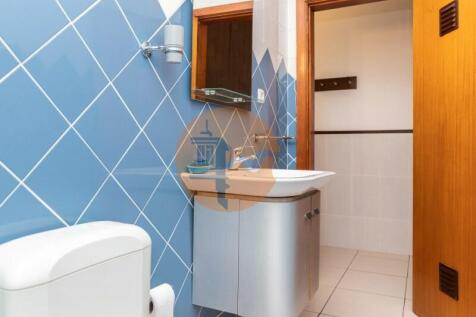 Property Image 100