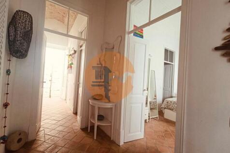 Corridor #typical #downtown #casasdosotavento #Olhão