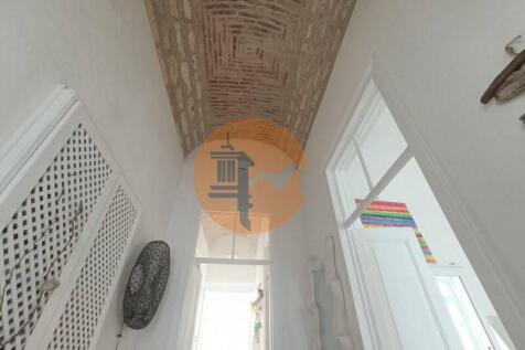 Corridor #typical #downtown #casasdosotavento #Olhão