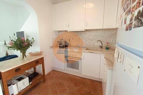 Kitchen #typical #downtown #casasdosotavento #Olhão