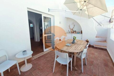 Terrace #typical #downtown #casasdosotavento #Olhão