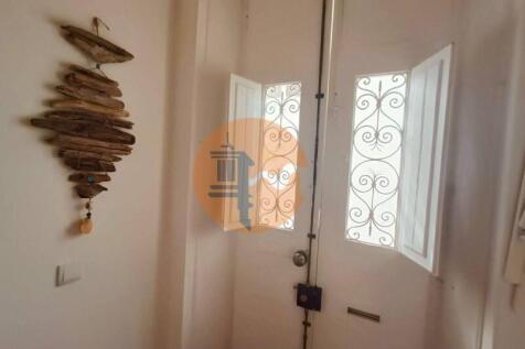 Entrance #typical #downtown #casasdosotavento #olhao