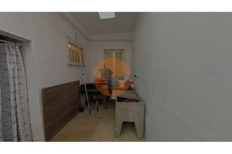 Property Image 100