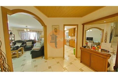 Moradia T5, logradouro, cave e garagem em Olhão #casasdosotavento#