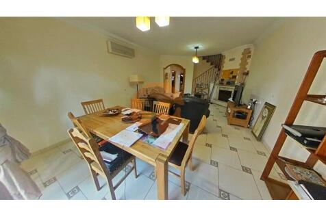Moradia T5, logradouro, cave e garagem em Olhão #casasdosotavento#