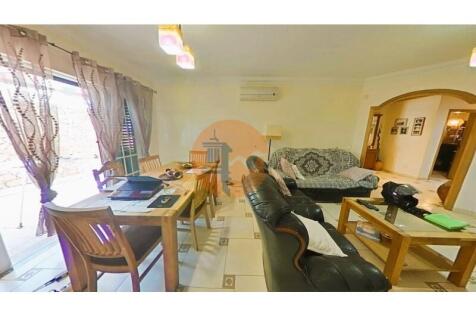 Moradia T5, logradouro, cave e garagem em Olhão #casasdosotavento#