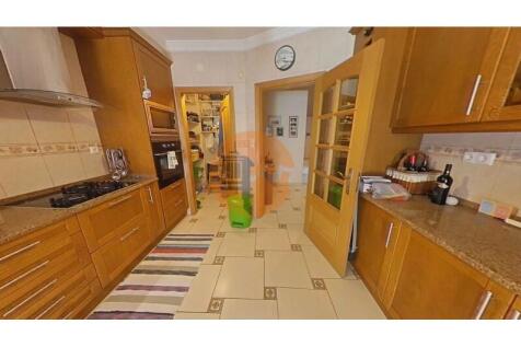 Moradia T5, logradouro, cave e garagem em Olhão #casasdosotavento#