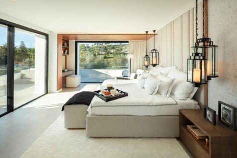 Master bedroom  (1)