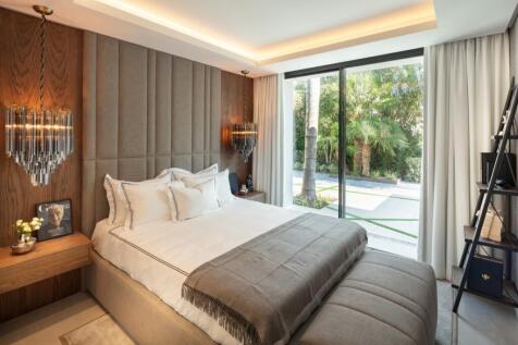 Guest bedroom  (3)
