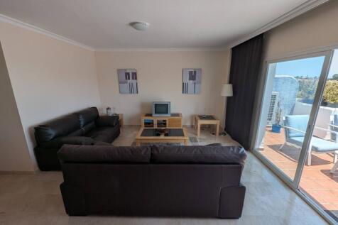 Lounge 1